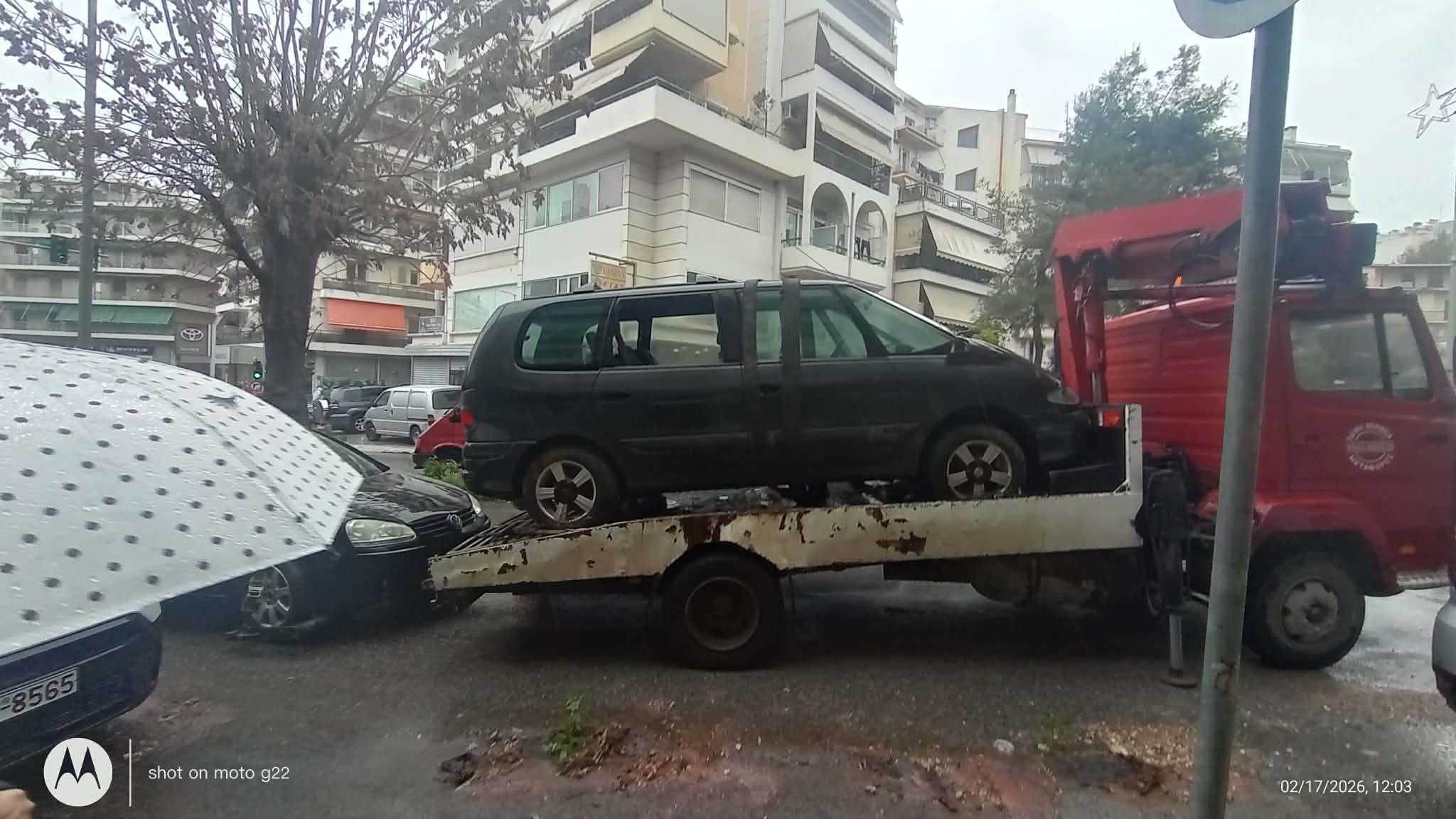 Συνεχίζονται οι απομακρύνσεις εγκαταλελειμμένων οχημάτων – περιοχή Γουδή