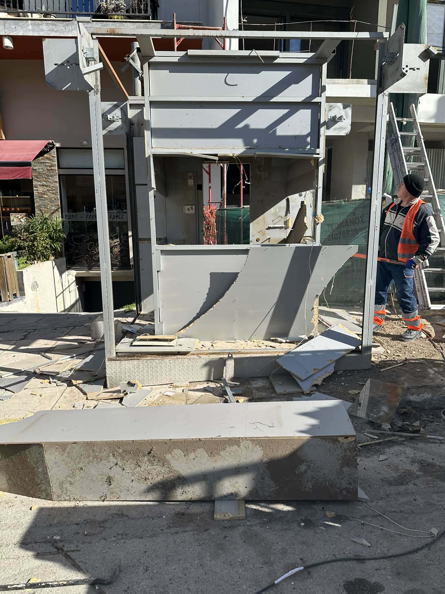 Απομάκρυνση ανενεργού περιπτέρου από την οδό Γαλήνης για την απελευθέρωση κοινόχρηστου χώρου